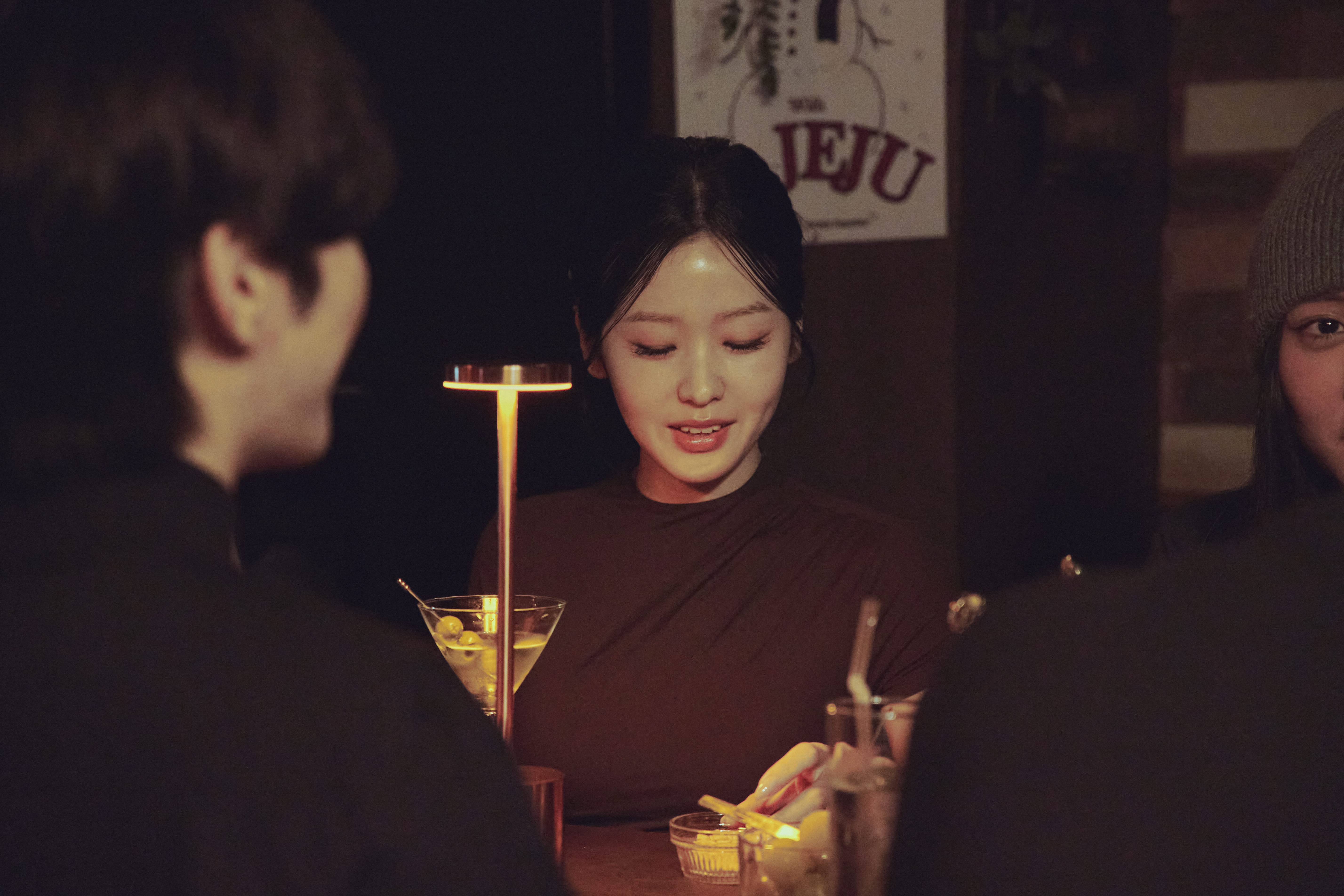 Giới trẻ Hàn Quốc tìm bạn, người yêu trong 10 phút ở quán bar
