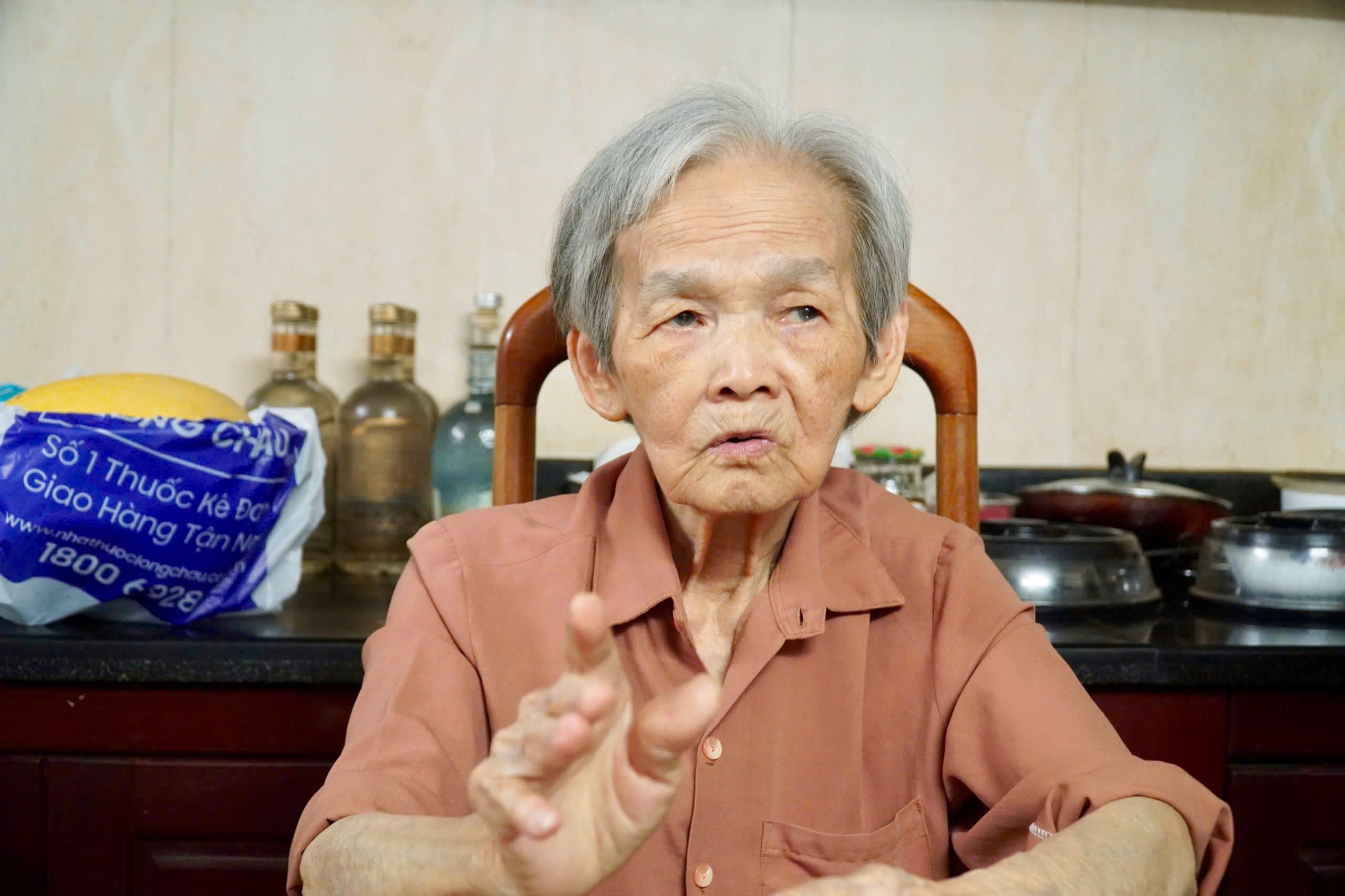 nguyễn thị minh khai ảnh 2