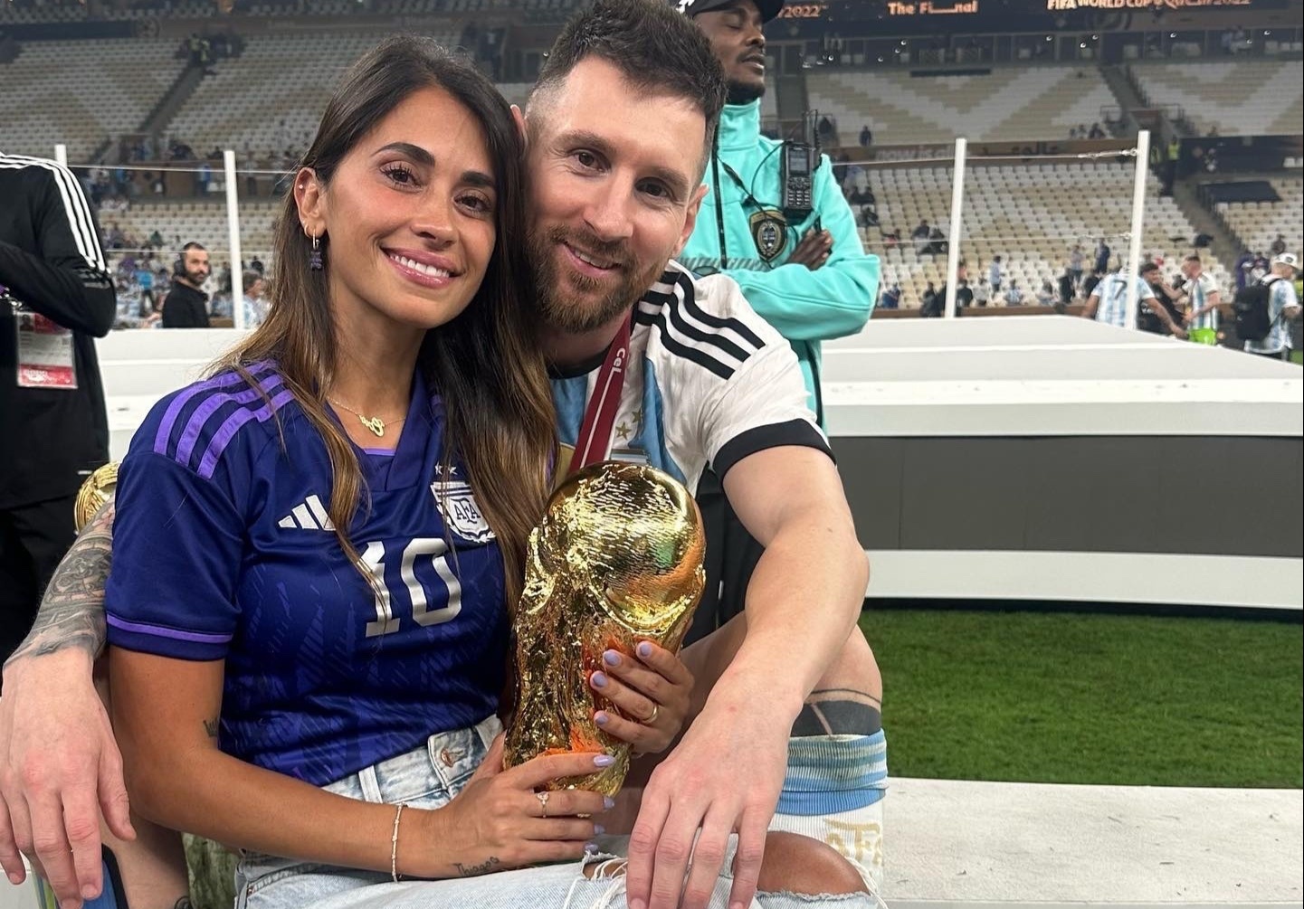 Vợ Messi lên tiếng khi chồng giã từ đội tuyển Argentina