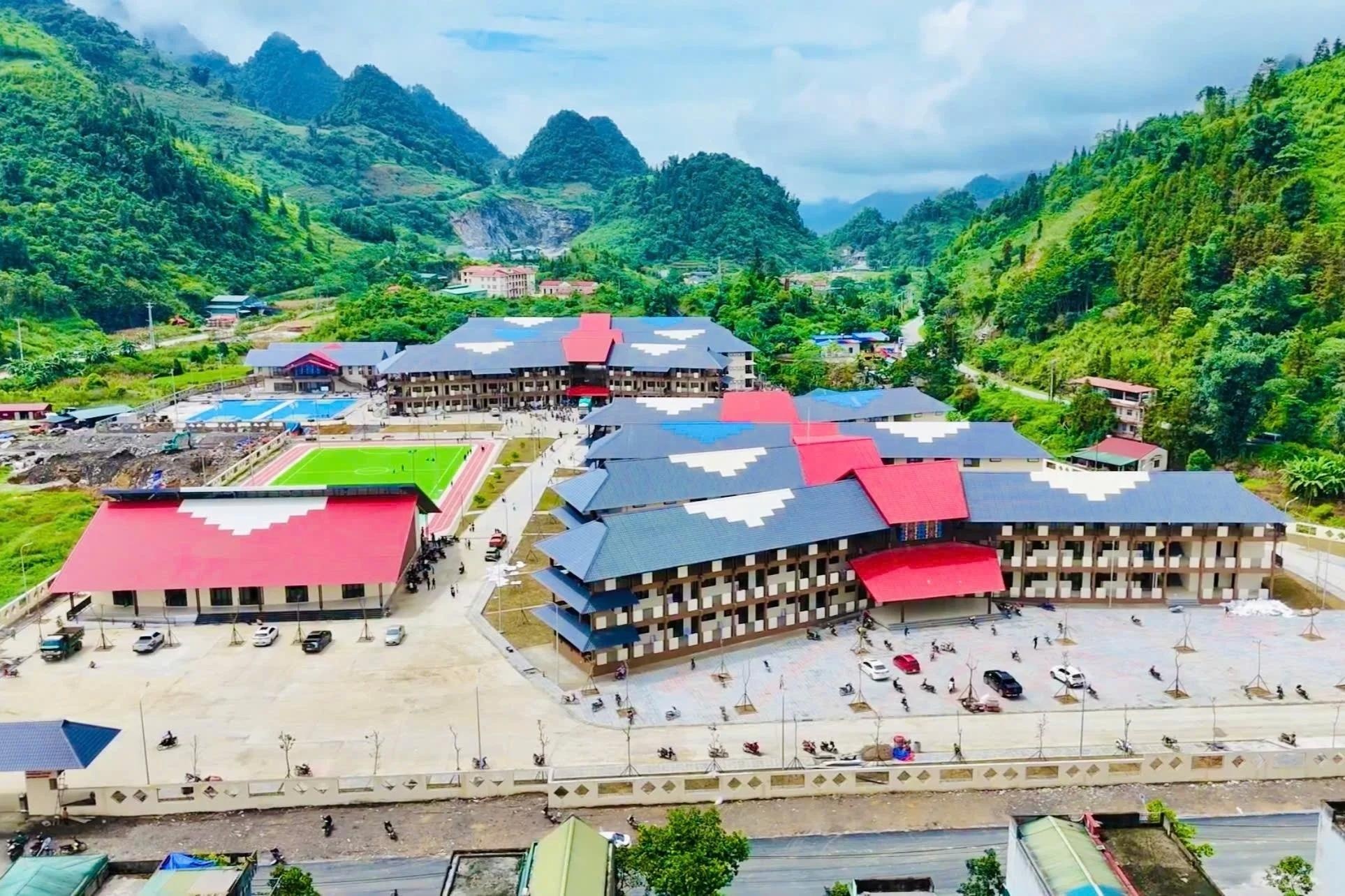 khai giảng ảnh 5