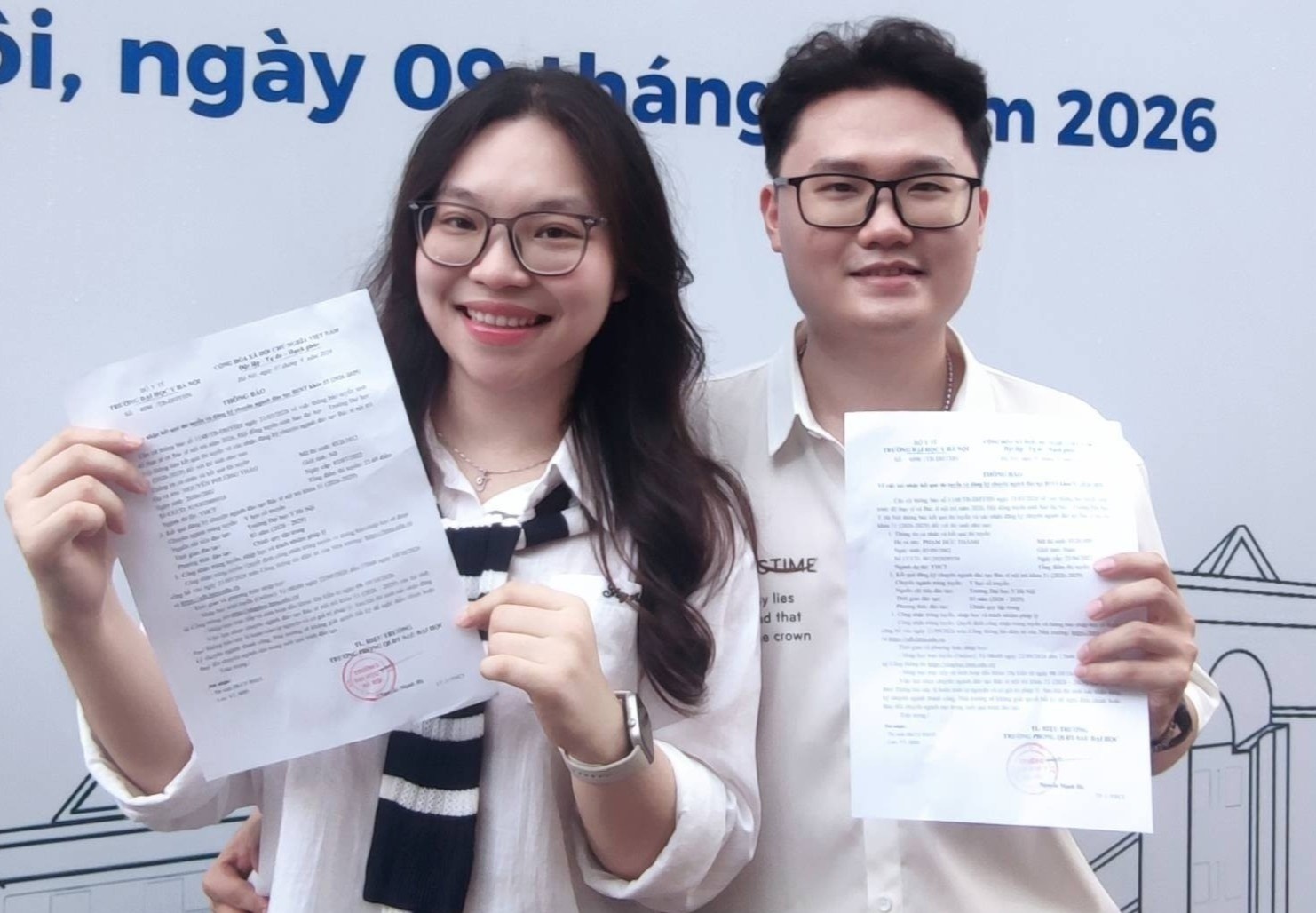 Cặp bác sĩ nội trú 'anh thủ khoa, em top 3' đang viral của ĐH Y Hà Nội