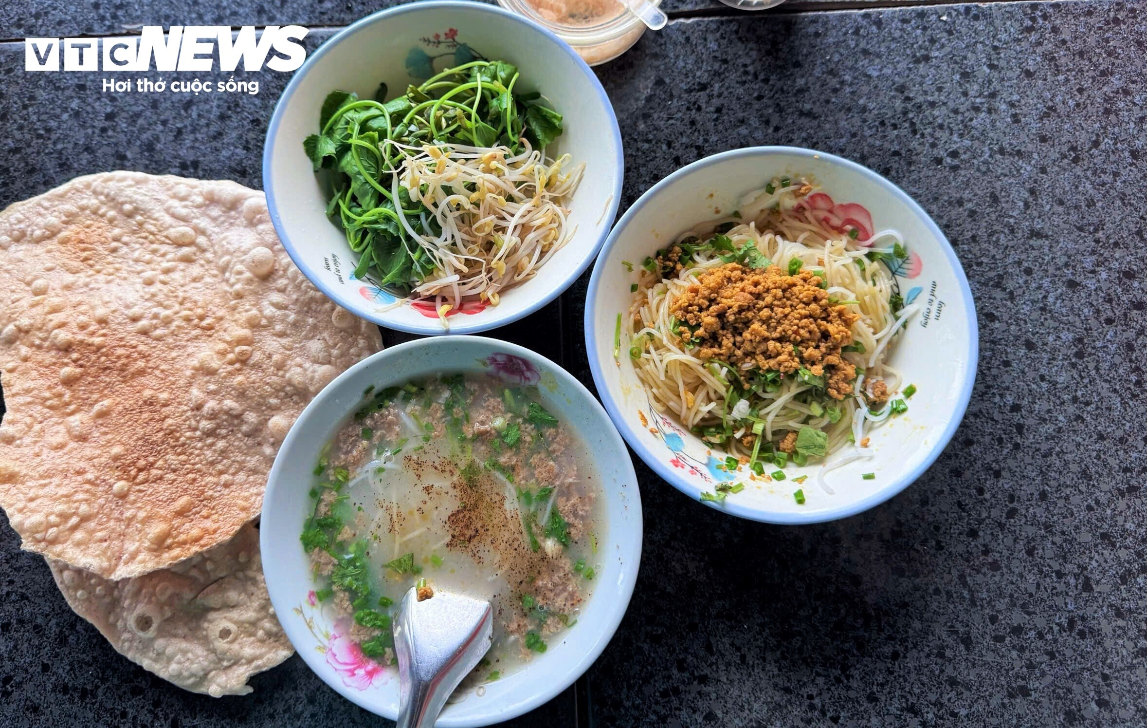 b&uacute;n ảnh 1