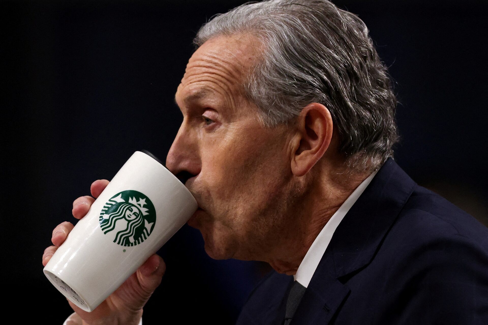'Hội chứng kẻ mạo danh' khiến nhà sáng lập Starbucks chật vật