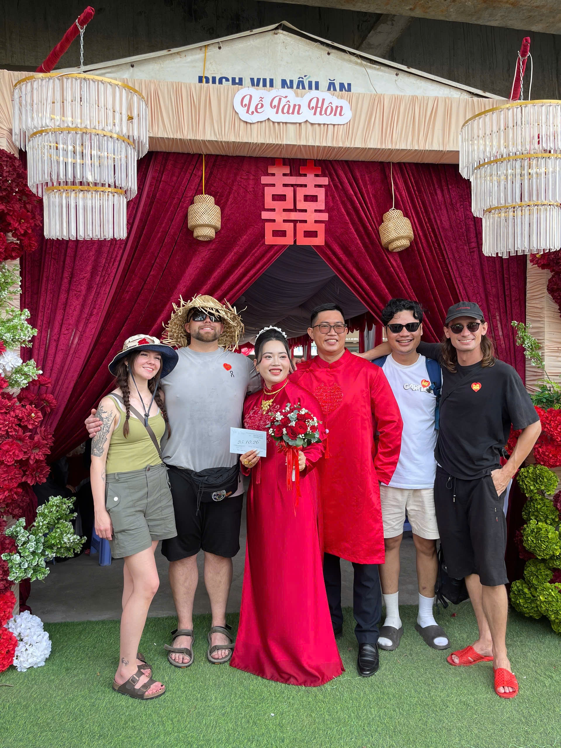đ&aacute;m cưới ảnh 2