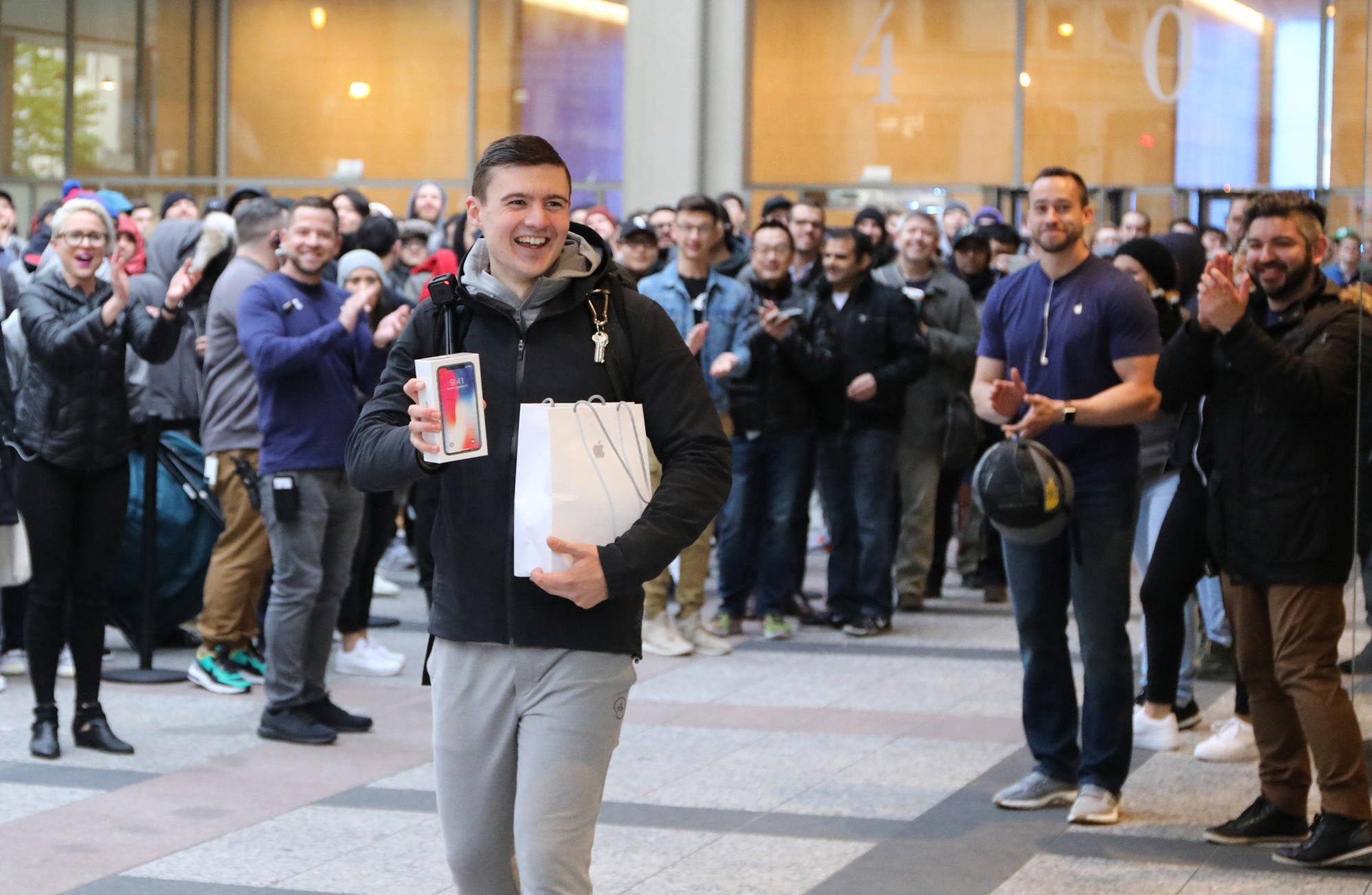 apple thanh cong ty nghin ty usd anh 18