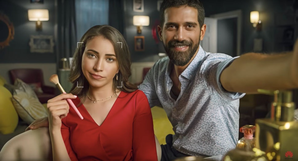 Huawei bi phat hien dung anh tu may DSLR de quang cao Nova 3i hinh anh