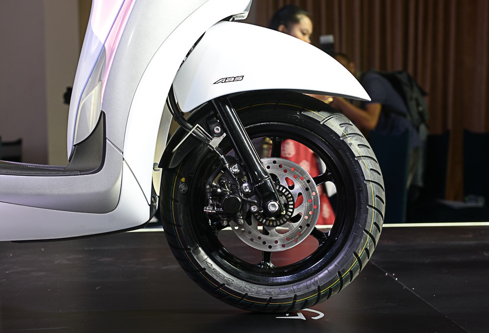 Giai ma dong co hybrid tren xe yamaha grande anh 4