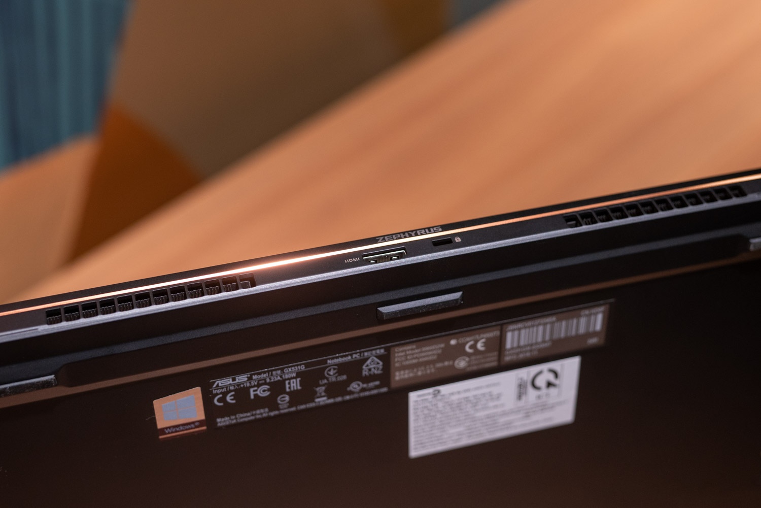 Danh gia ROG Zephyrus S anh 11