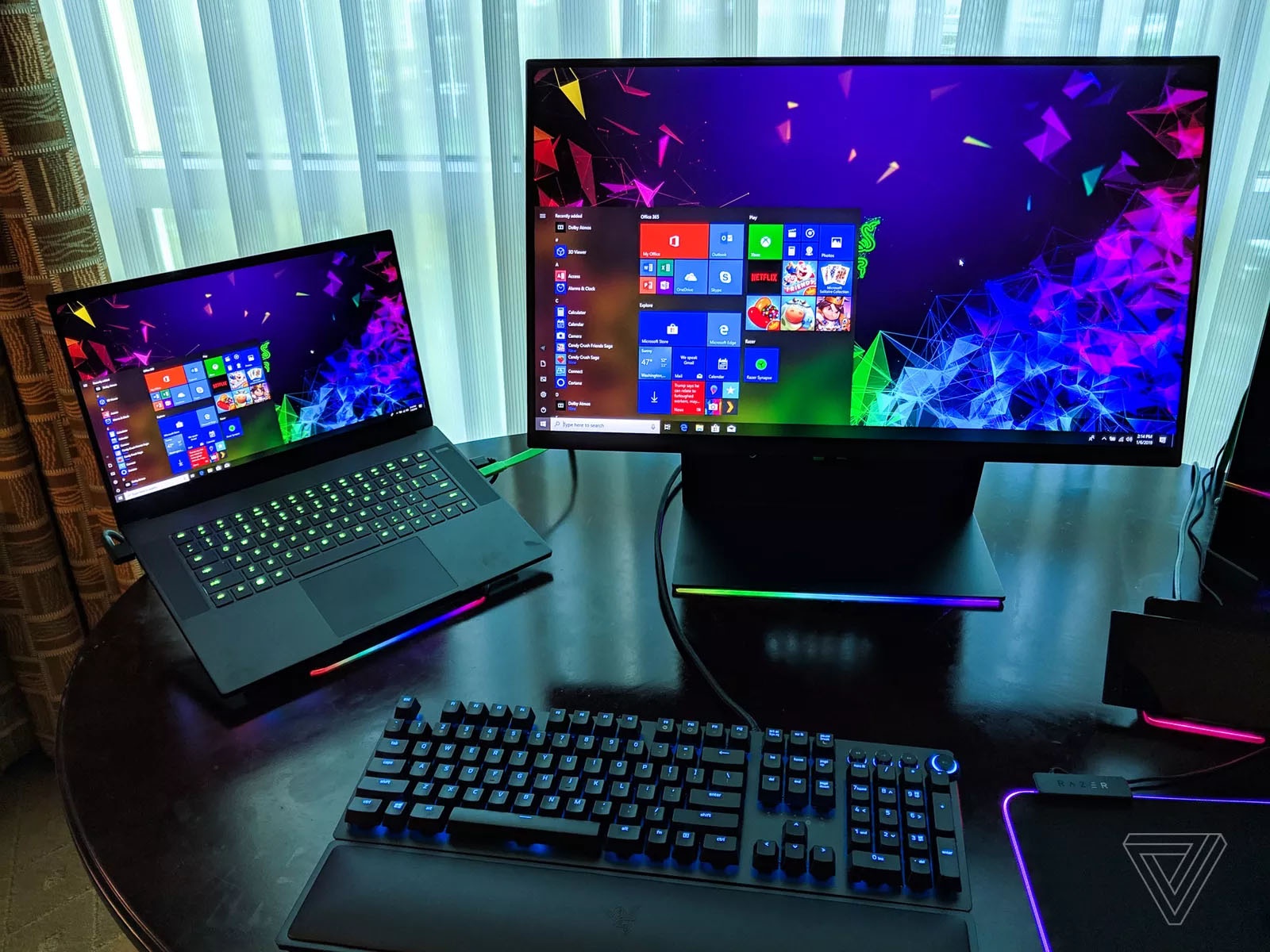 Loat thiet bi hap dan cho game thu tai CES 2019 hinh anh