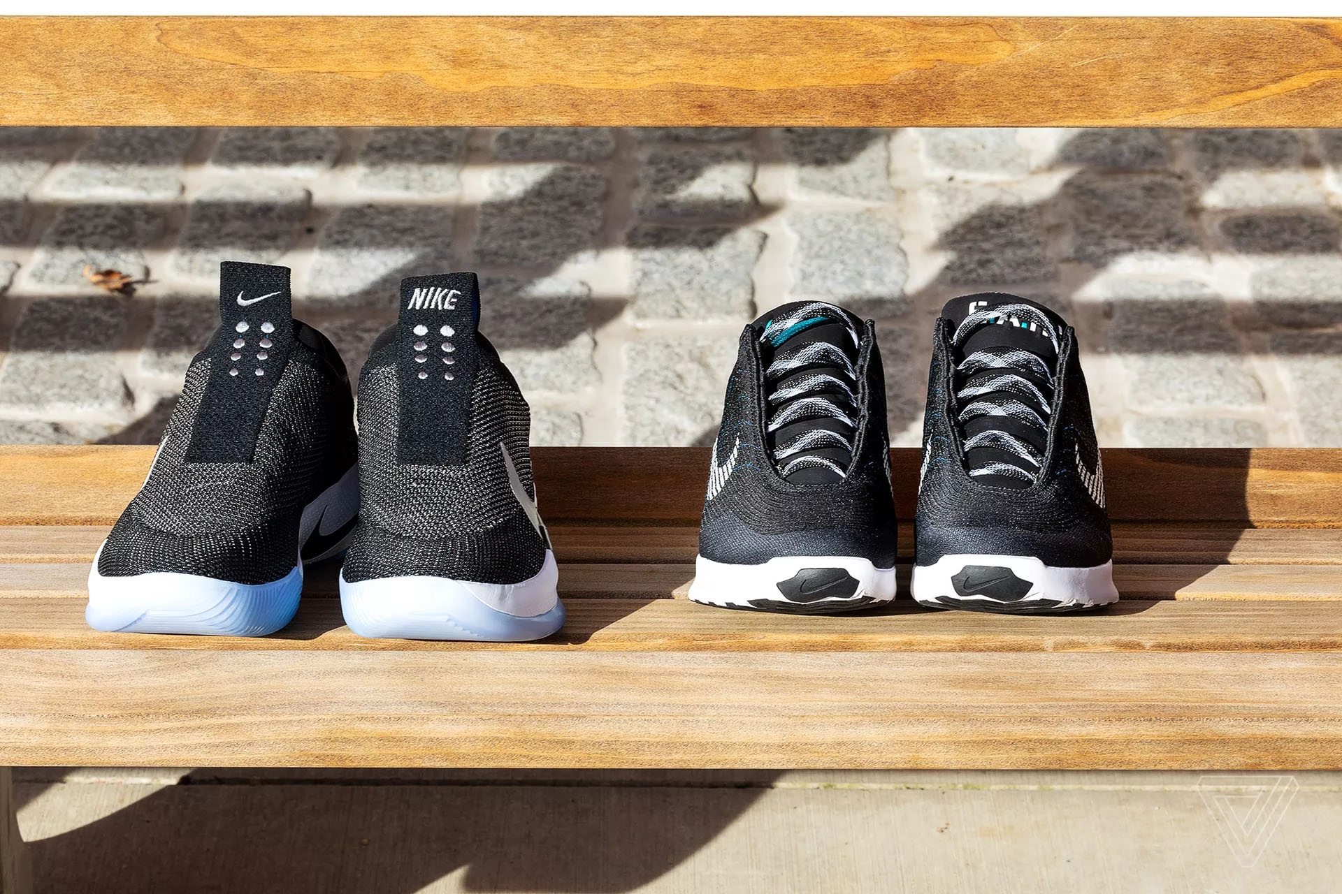 Giay tu buoc day, dieu khien qua smartphone Nike Adapt BB hinh anh