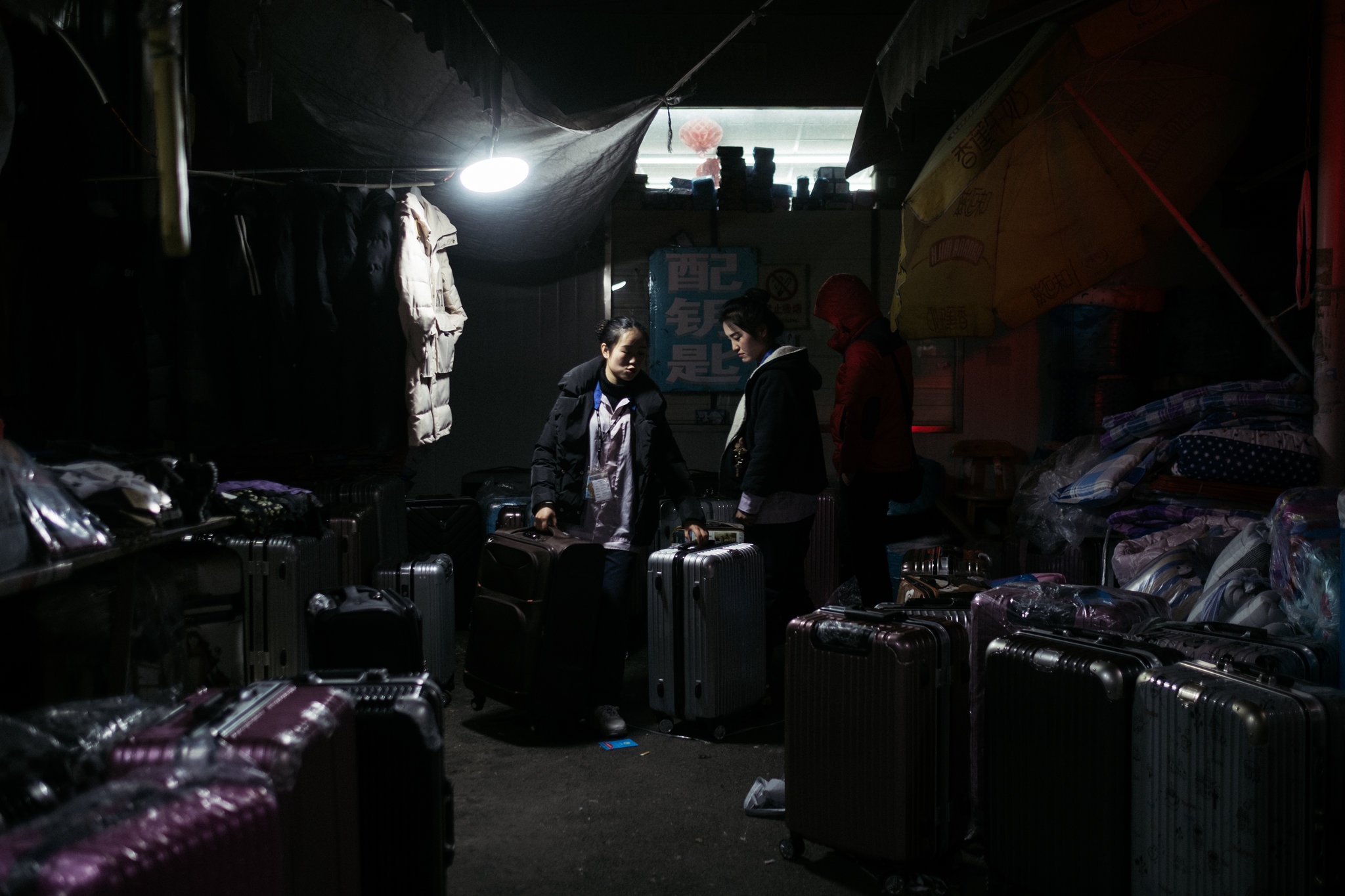 Tet buon cua cong nhan lap rap iPhone anh 4