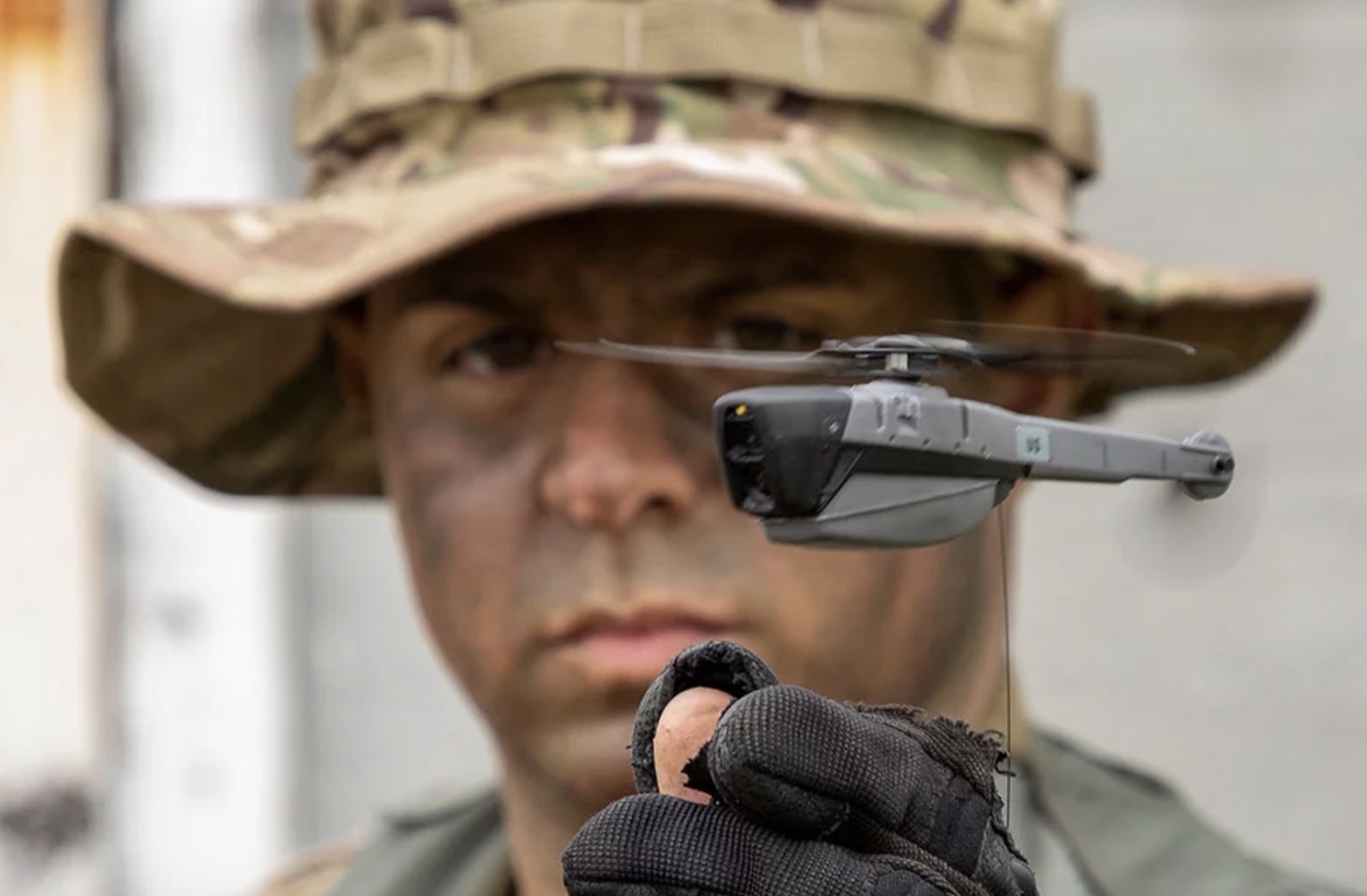 Quan doi My sap duoc trang bi may bay trinh sat nho bang nam tay hinh anh