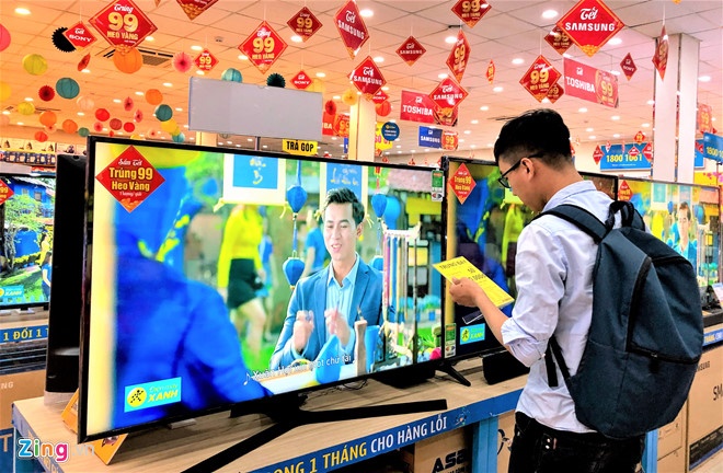 Sau tet, sieu thi dien may tung du chieu cau khach hinh anh