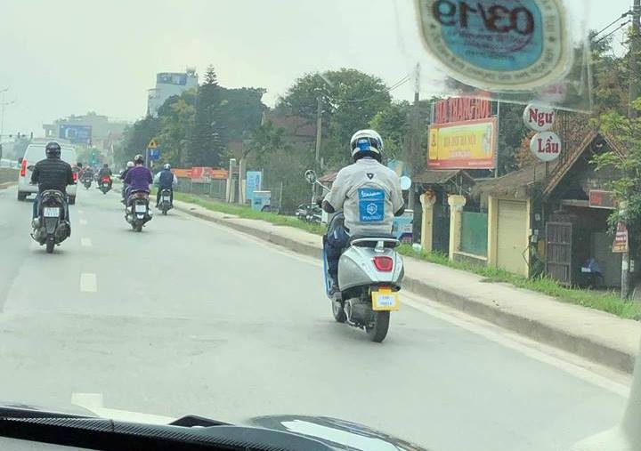 Vespa Elettrica lộ ảnh trên đường phố,  sắp ra mắt tại VN ảnh 3 Vespa Elettrica lo anh tren duong pho,  sap ra mat tai VN anh 3