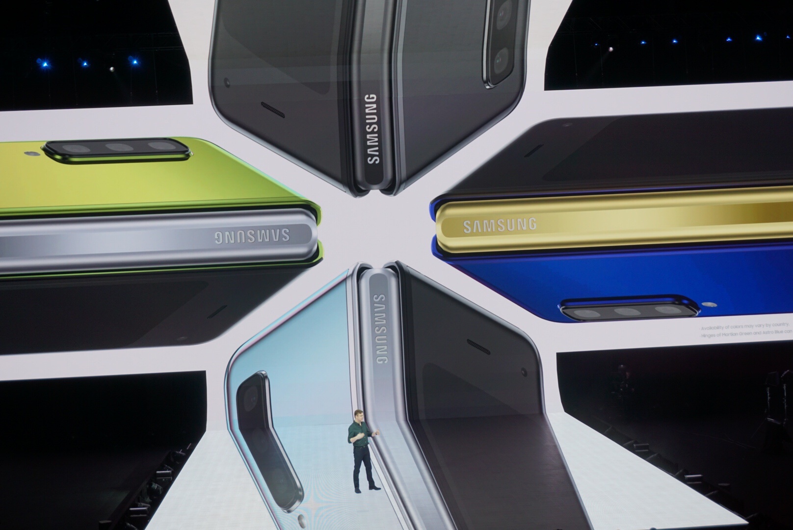 Galaxy fold ra mat,  gia gan 2.000 USD anh 11