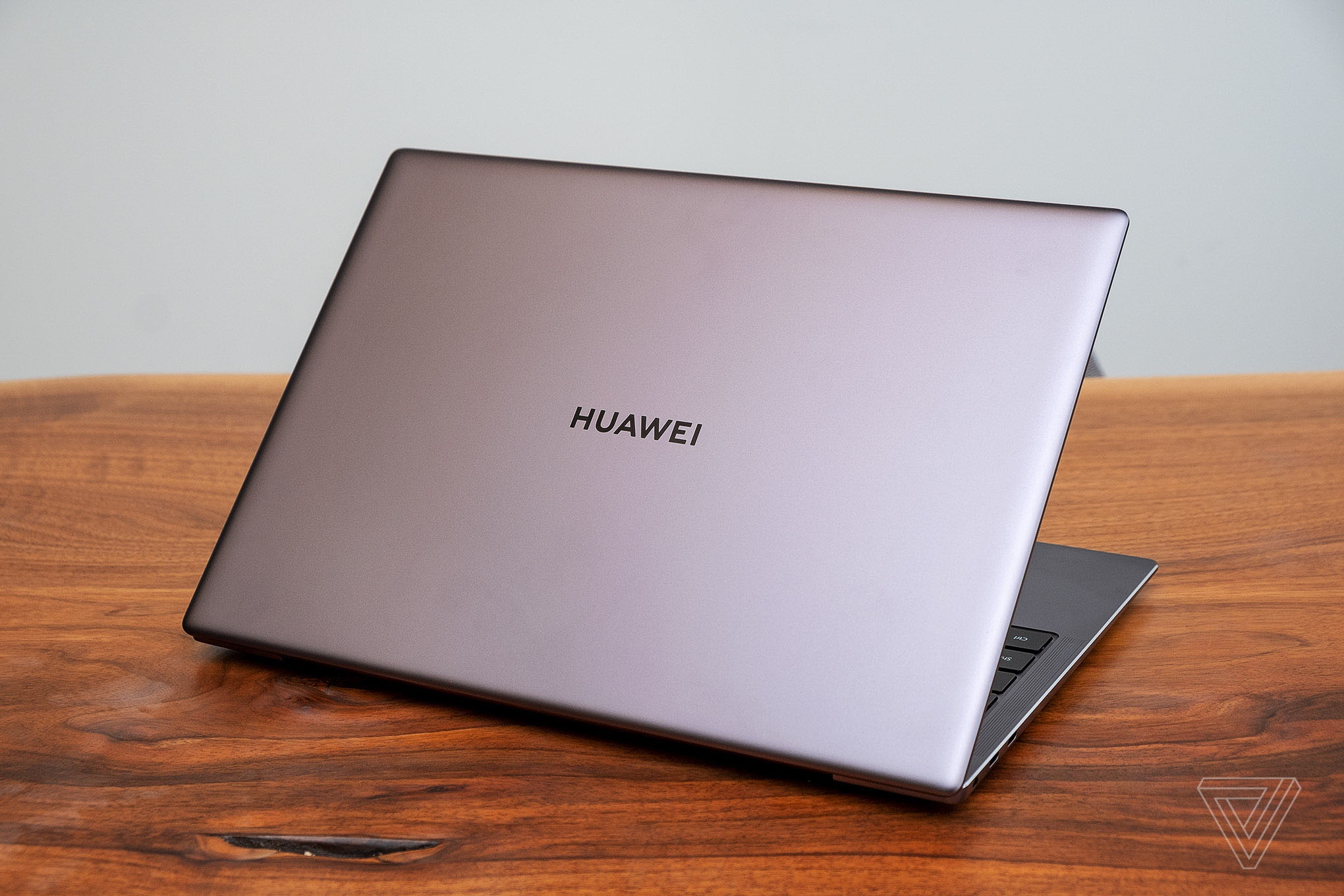 laptop windows tot nhat cua huawei anh 2