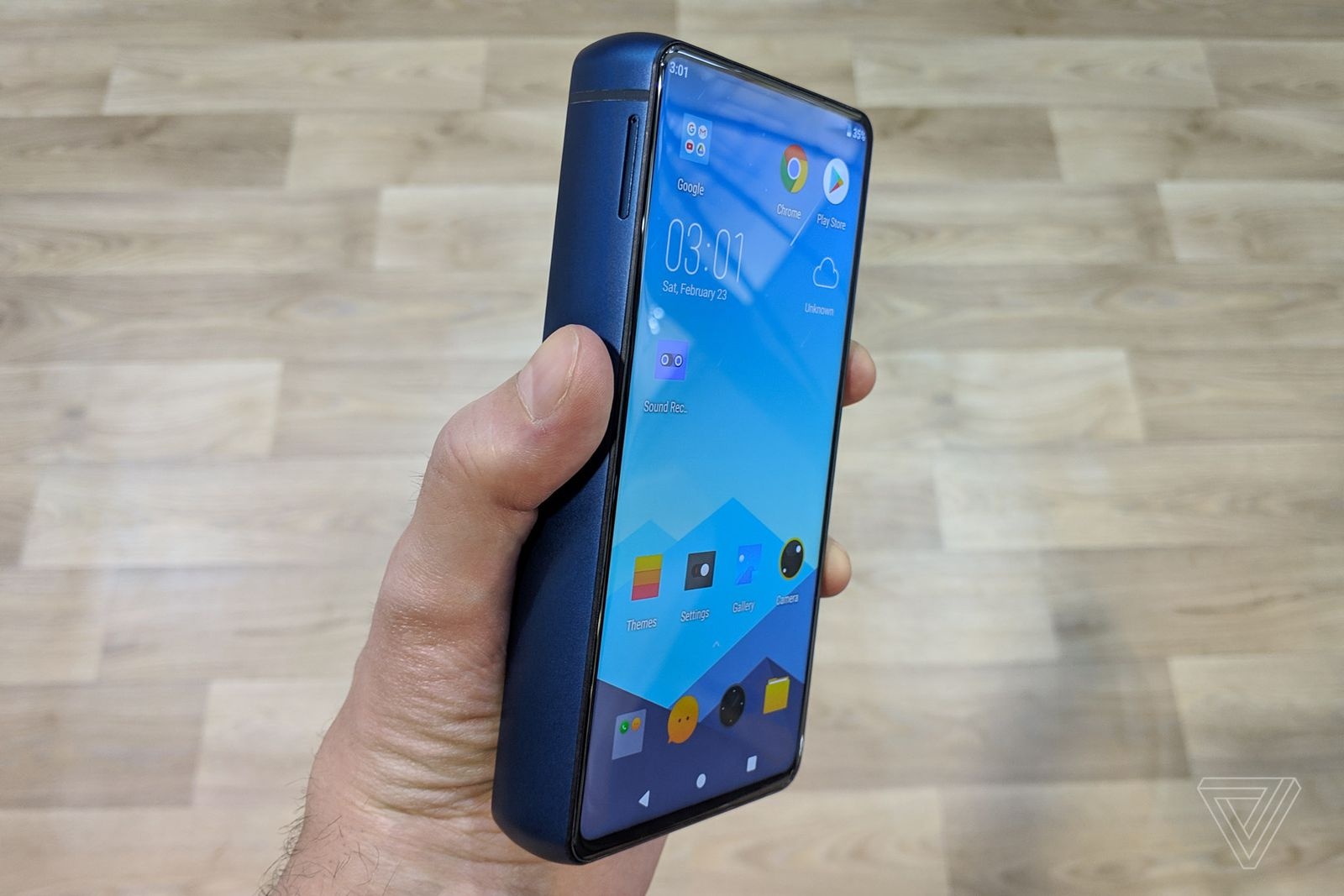 Smartphone day nhu thot, pin gap 5 lan iPhone XS Max hinh anh