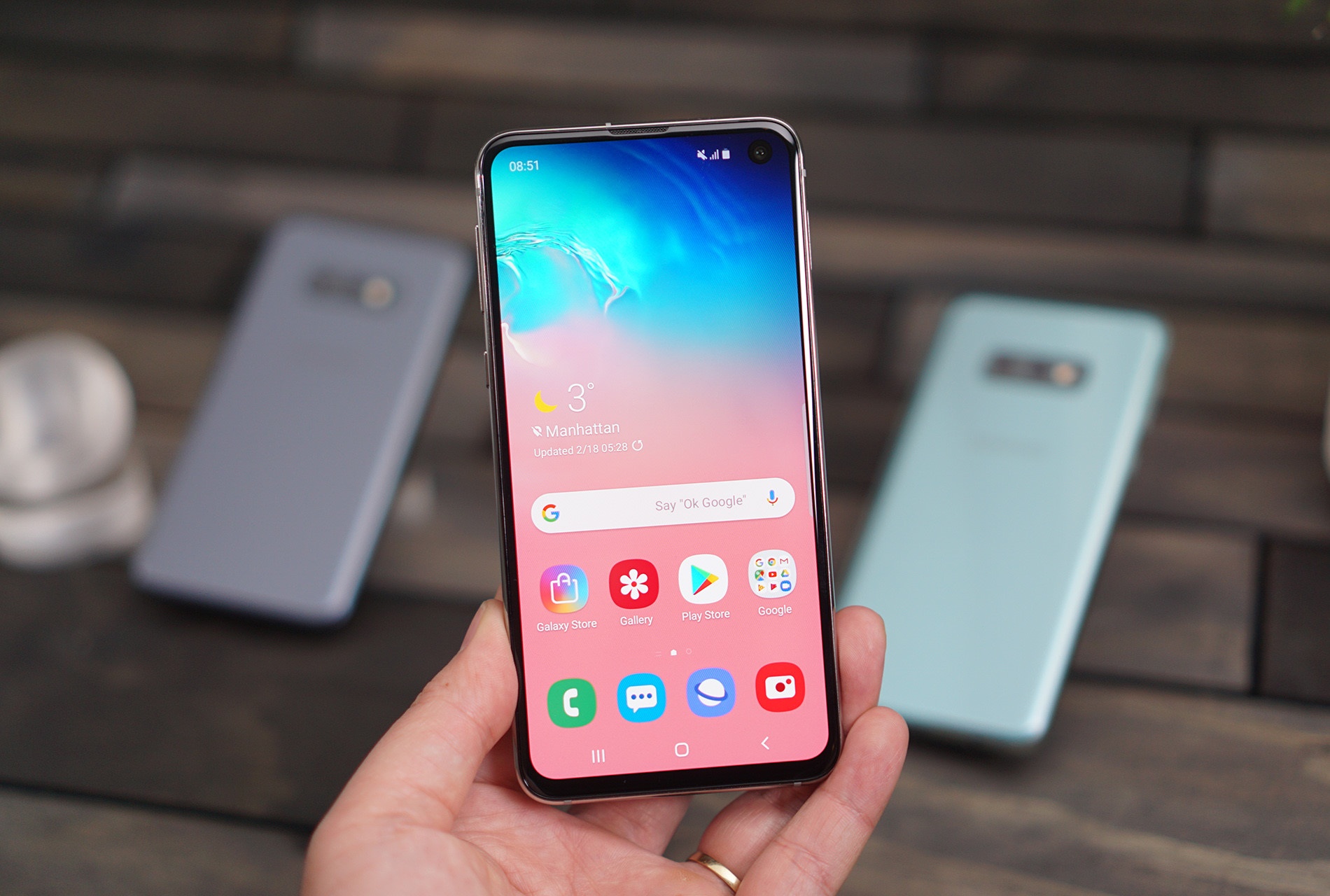 galaxy s10e co tot hon iphone xr anh 2