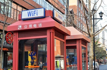 Hack dien thoai cong cong, dung Wi-Fi chua ca nam troi o TQ hinh anh