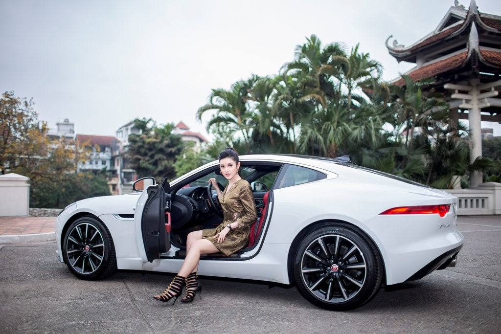 A hau Huyen My bo Mercedes-Benz, ‘len doi’ Jaguar F-Type hon 6 ty hinh anh