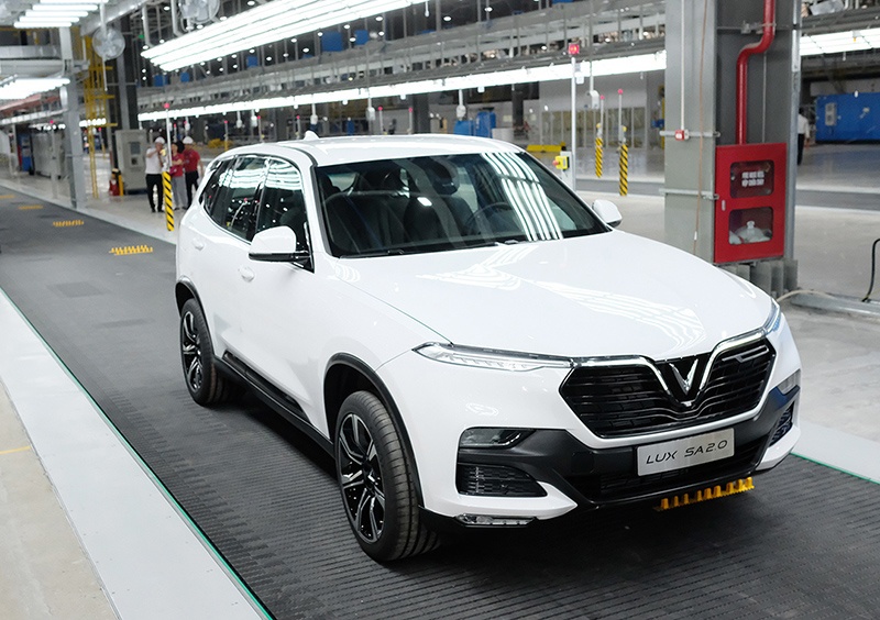 Chiec oto dau tien cua VinFast chinh thuc lan banh tai Hai Phong hinh anh