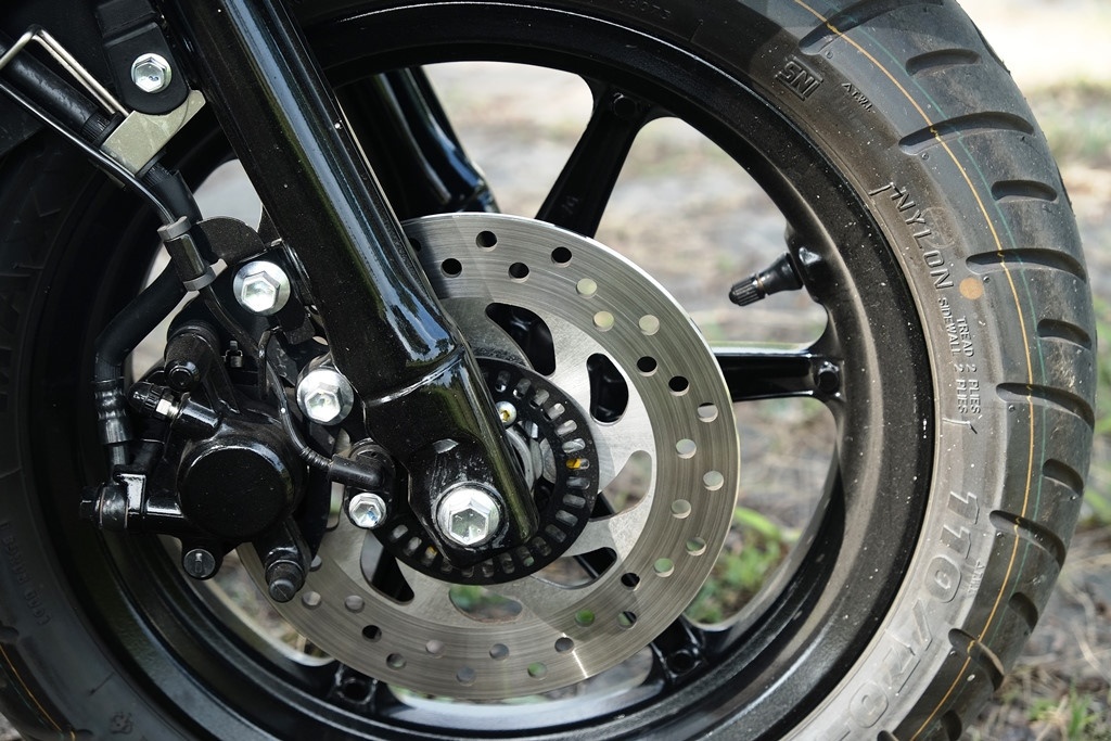 Toi di Honda Vision, nen bom lop bao nhieu can? hinh anh