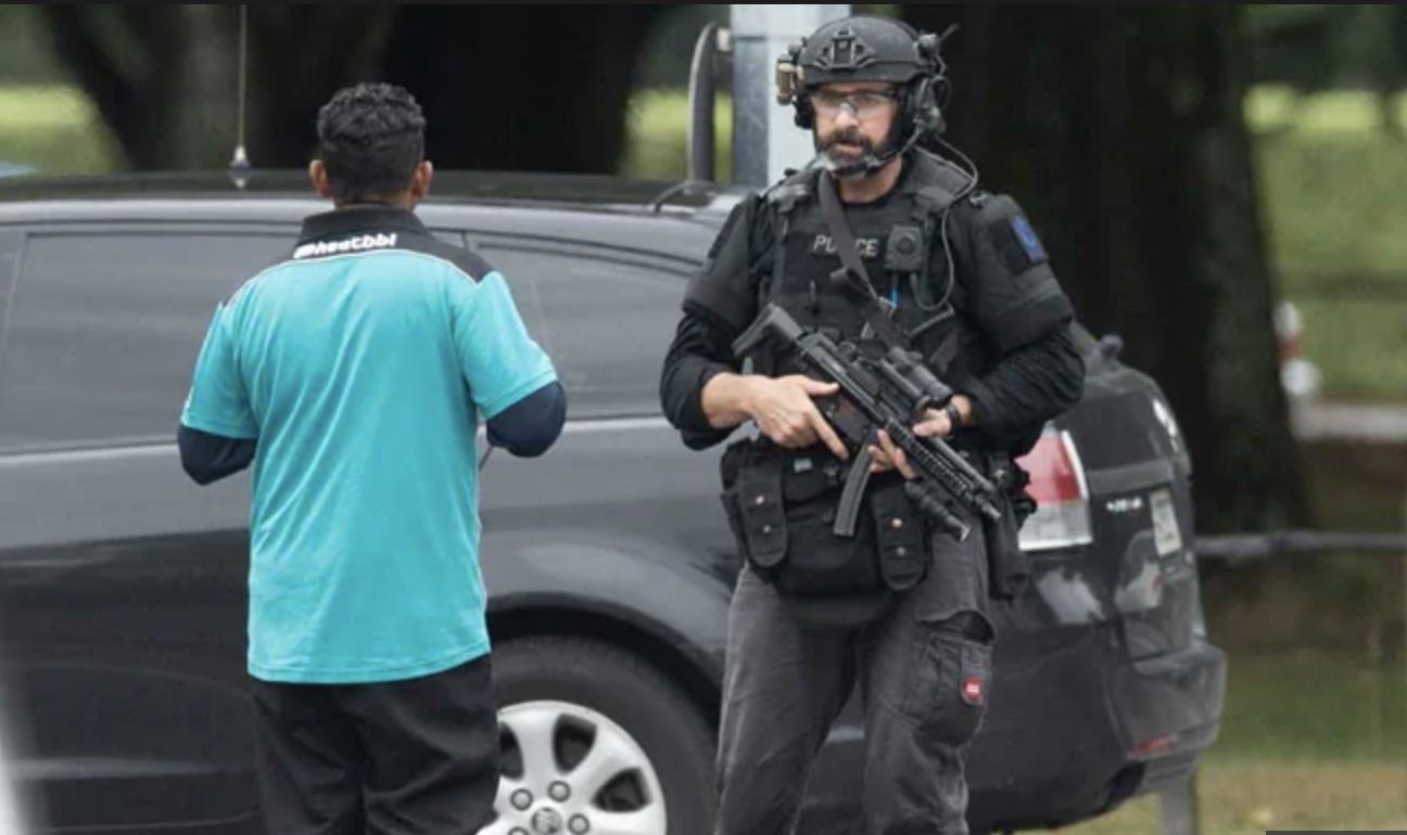 Xa sung o New Zealand - khi Facebook, YouTube thanh cong cu phat tan hinh anh