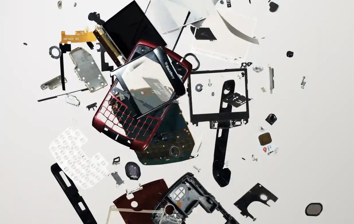 Ve dep cua dien thoai, may tinh khi bi thao tung thanh nhieu manh hinh anh