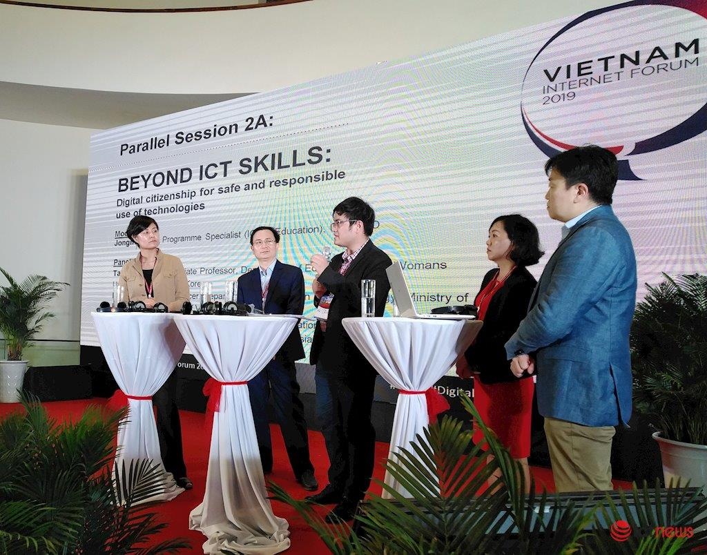 hoc sinh viet nam kem cong nghe thong tin anh 1