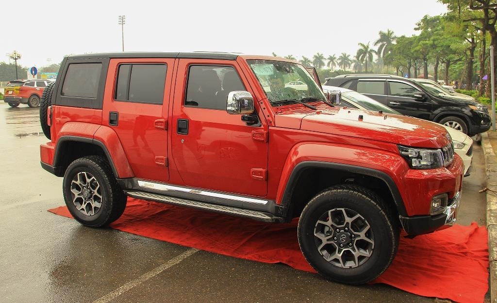 Can canh SUV Trung Quoc BAIC BJ40 moi do bo VN, gia 900 trieu hinh anh