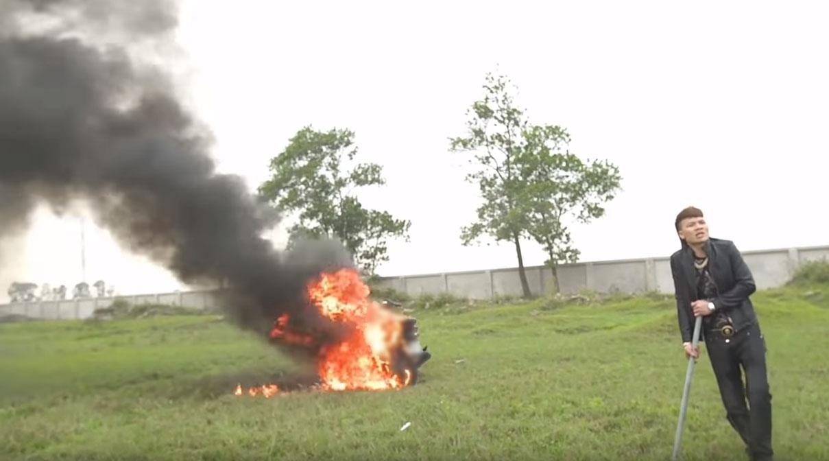 khá bảnh phá xe gây bức xúc ảnh 1 kha banh pha xe gay buc xuc anh 1