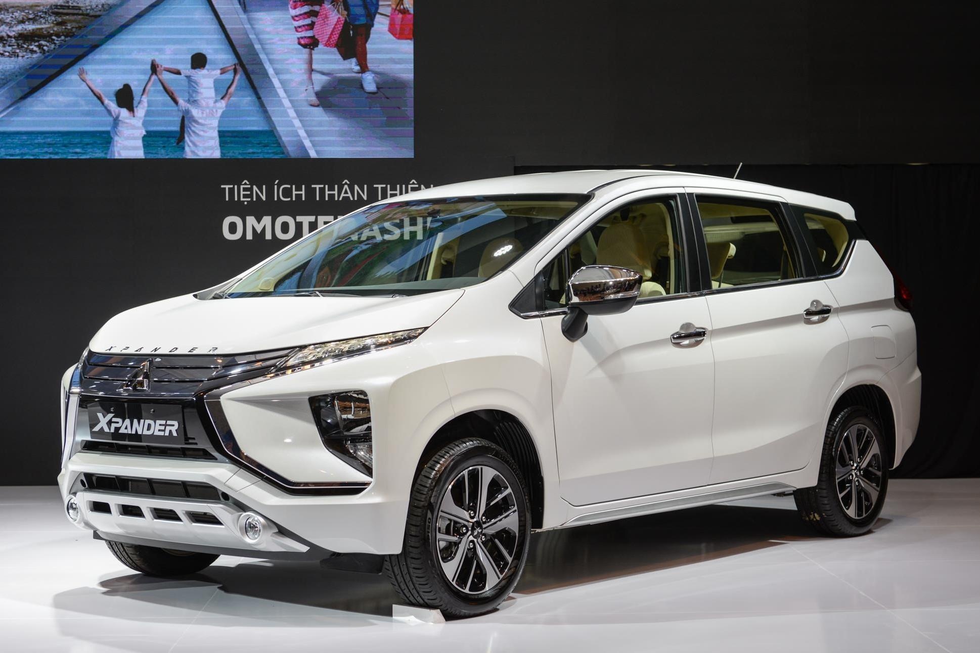 Mua oto chay dich vu, toi nen chon Toyota Rush hay Mitsubishi Xpander? hinh anh