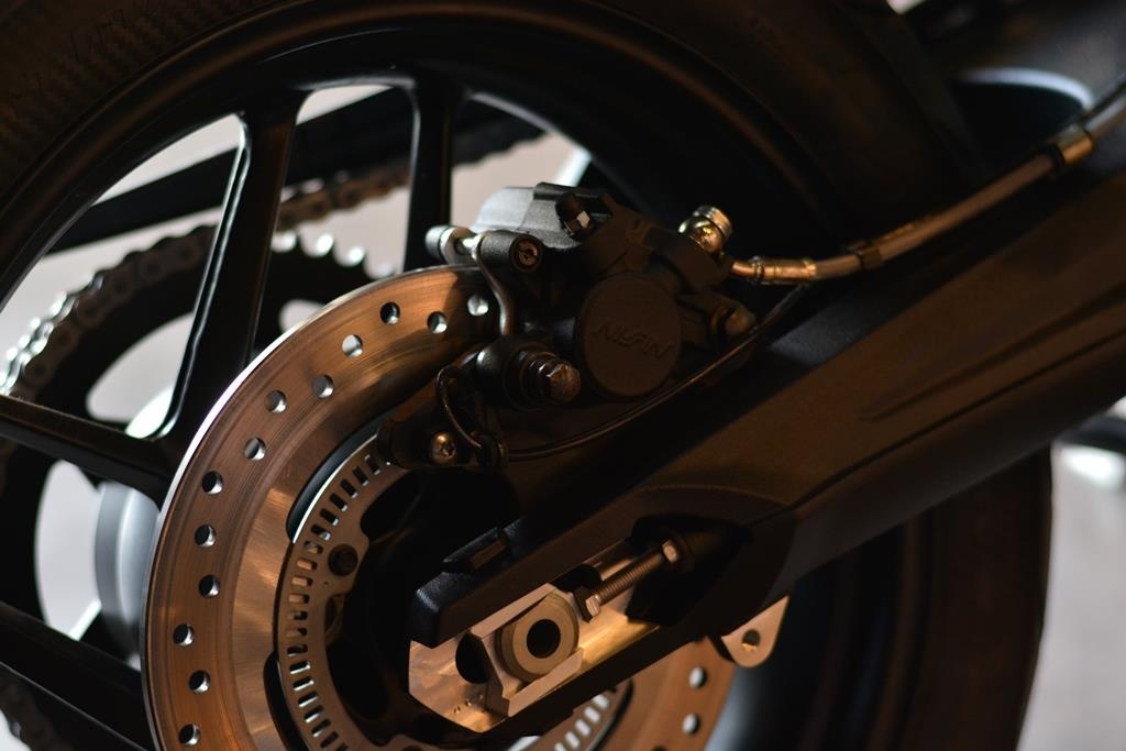 Can canh Triumph Tiger 800 2019 anh 11