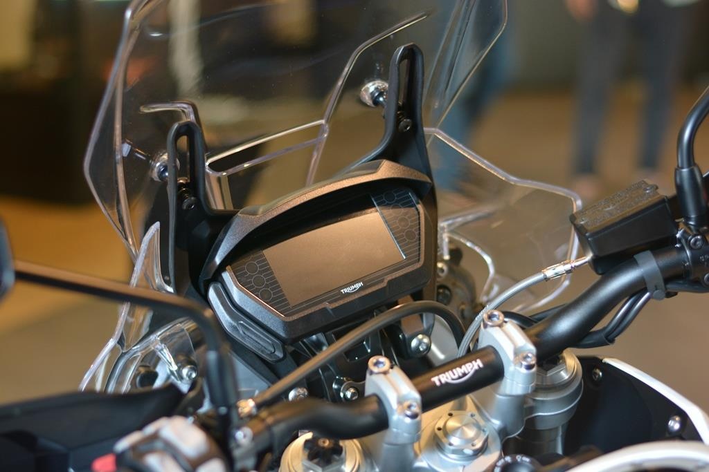 Can canh Triumph Tiger 800 2019 anh 5