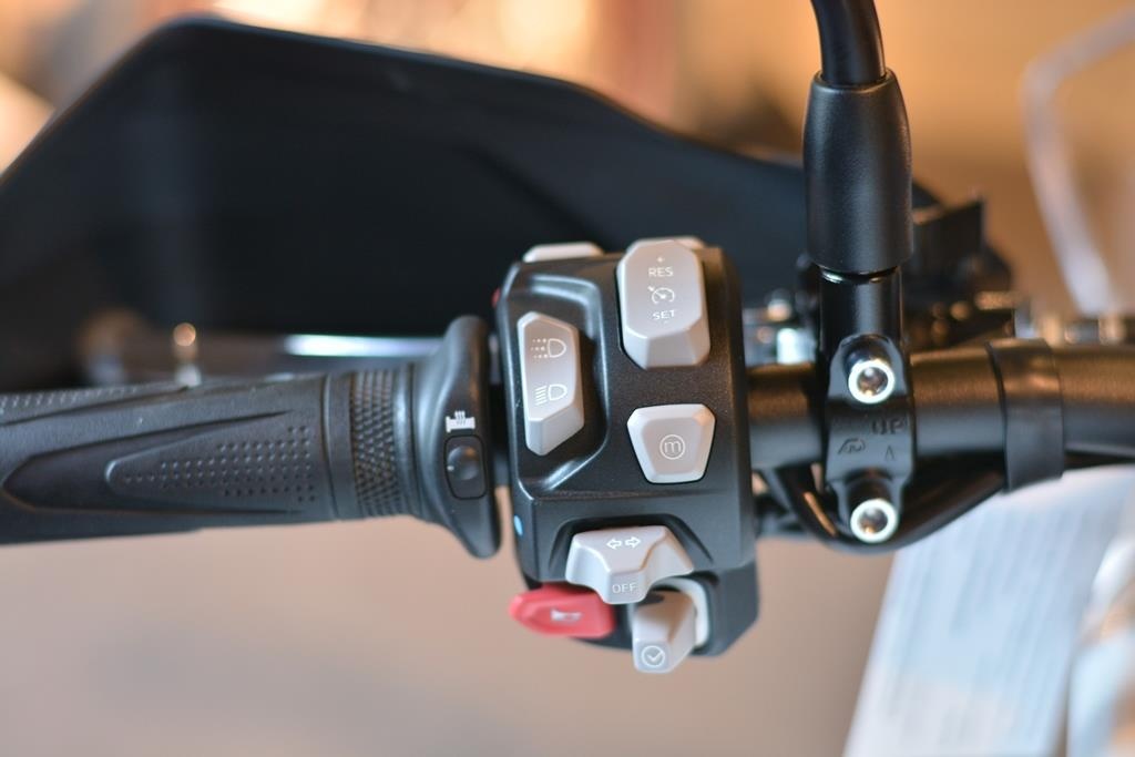 Can canh Triumph Tiger 800 2019 anh 7