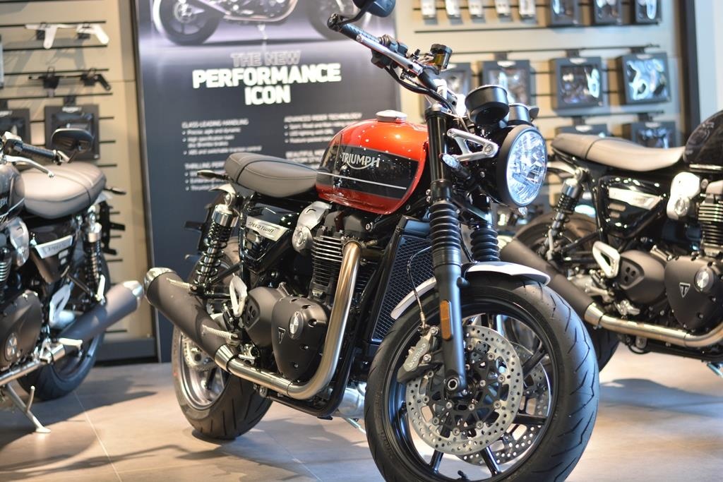 Chi tiet moto hoai co Triumph Speed Twin 2019 gia gan 600 trieu hinh anh