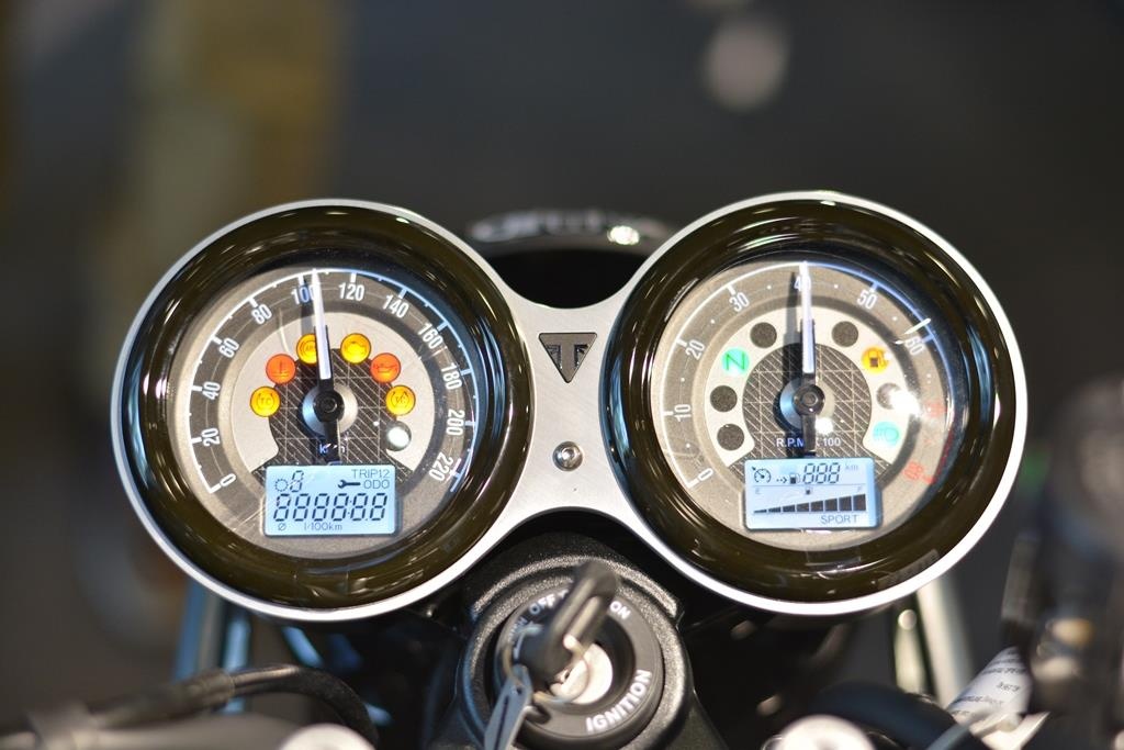 Triumph Speed Twin 2019 xe hoai co anh 2