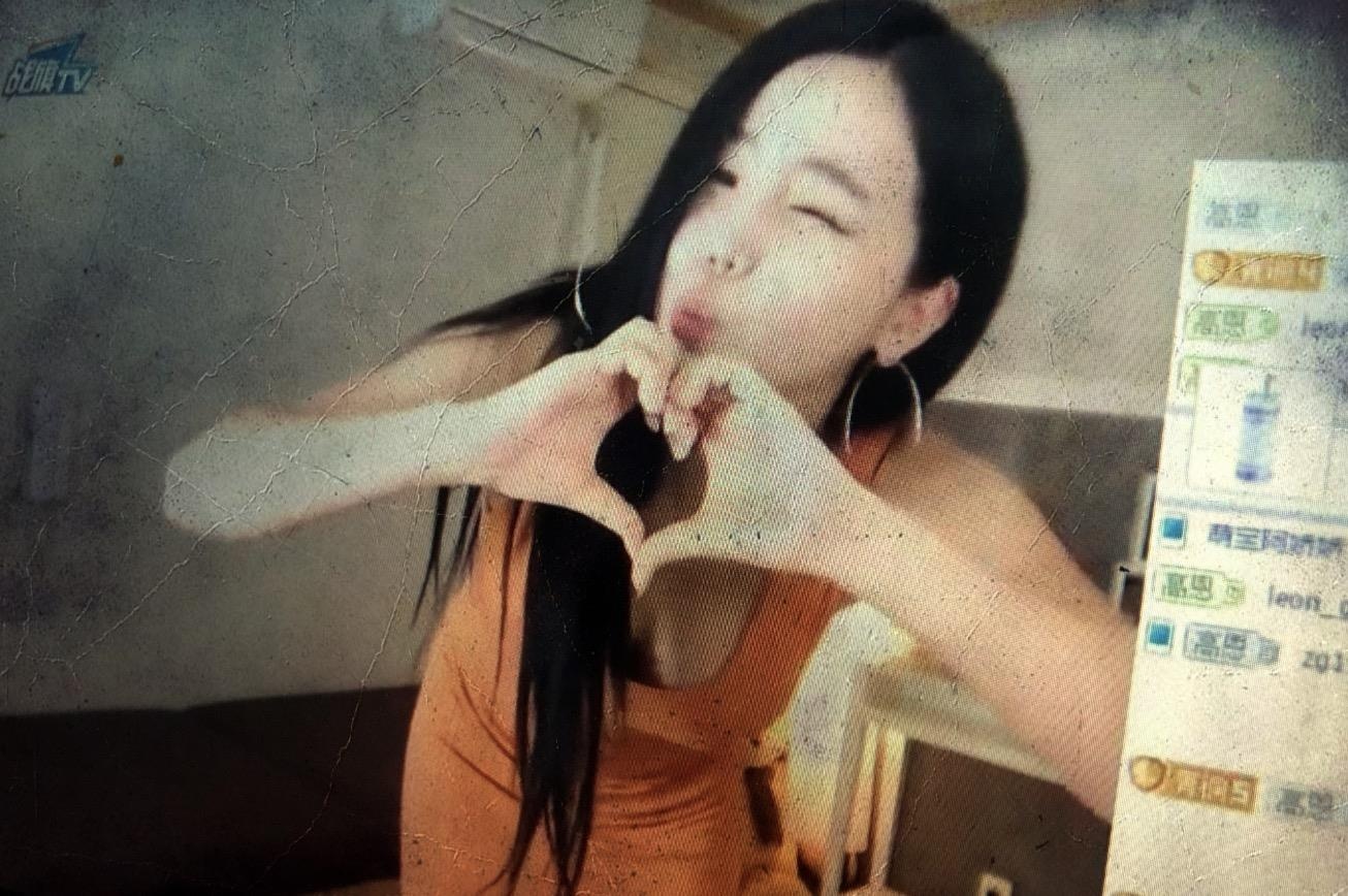 Cuoc chien bikini va canh ho hang tren Internet TQ hinh anh