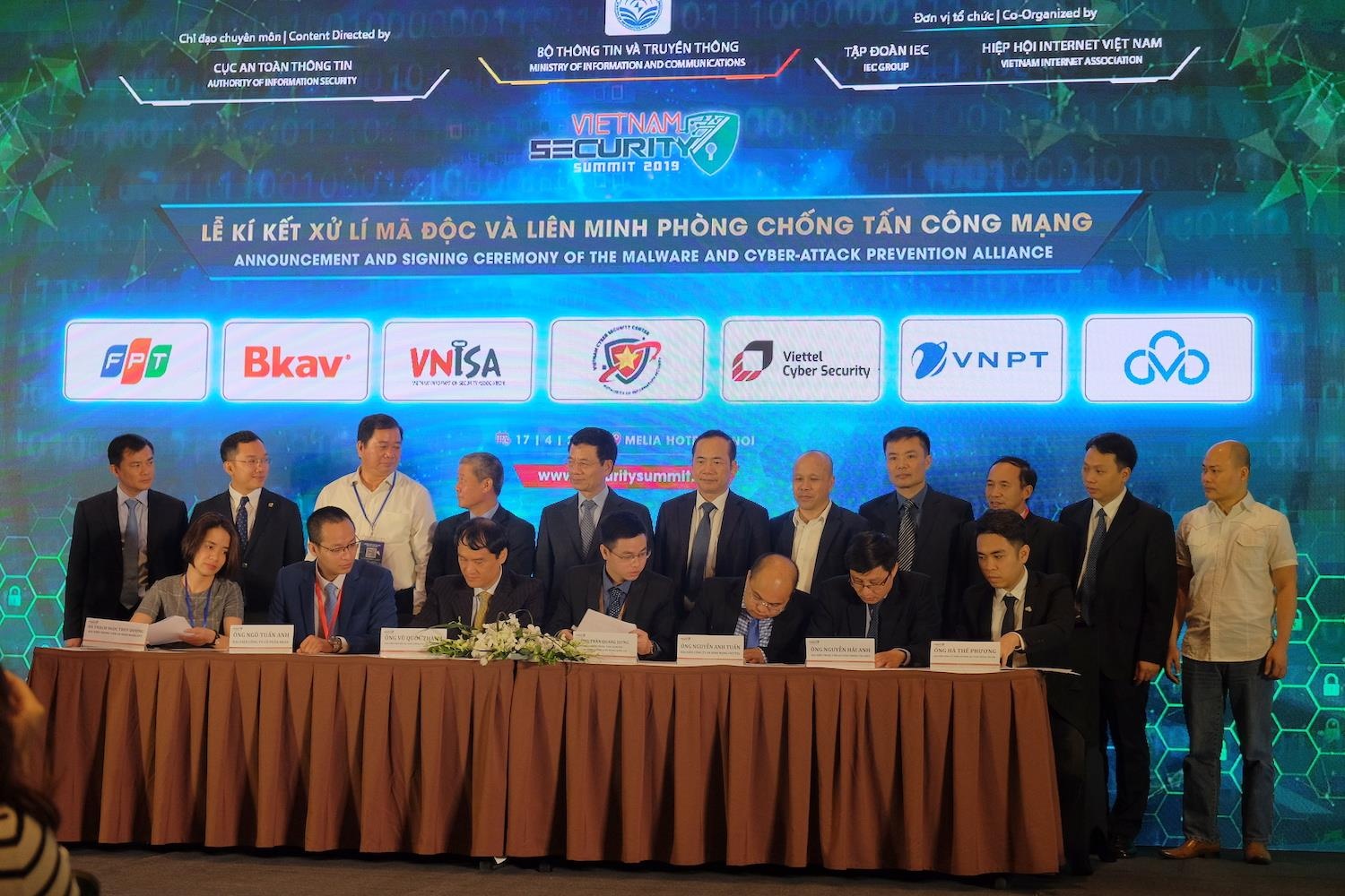 internet an toan lam dat nuoc thinh vuong anh 2