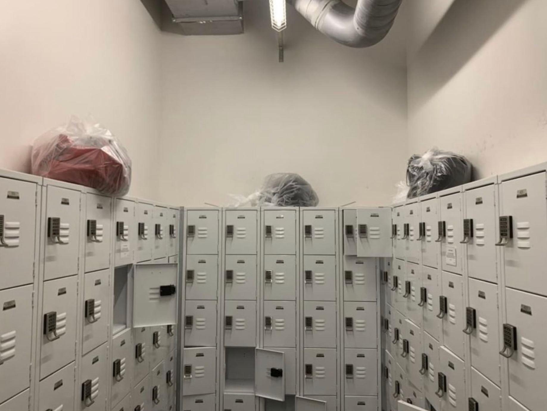 apple store bi rep tan cong anh 1