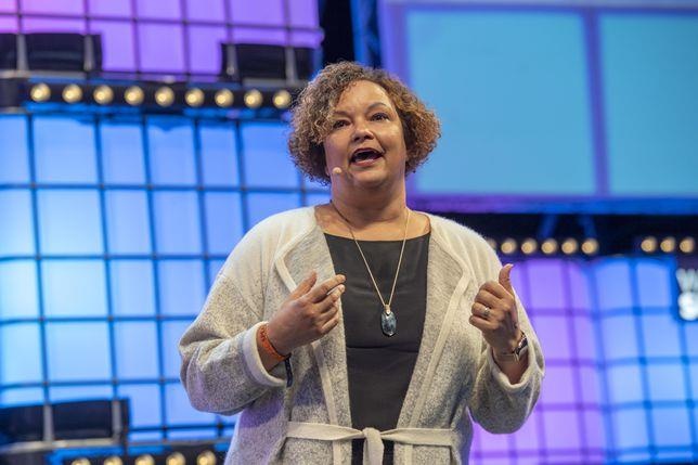 iphone cu di ve dau anh 2