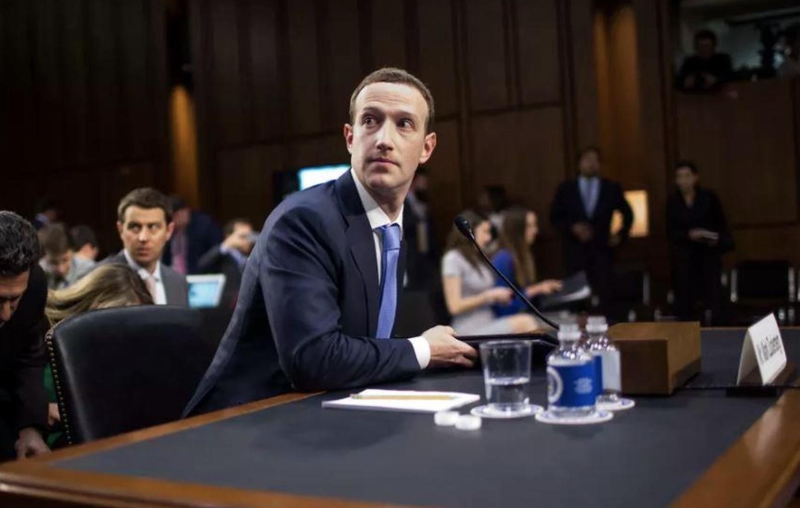 My se giang don trung phat vao Mark Zukerberg hinh anh