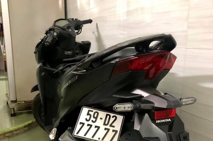 Trung bien ngu quy 7, xe may Honda doi gia hon 400 trieu hinh anh