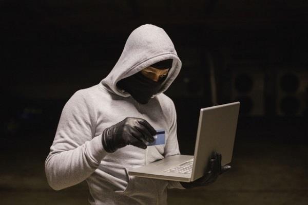 nhung thu khong nen chia se len Facebook anh 1