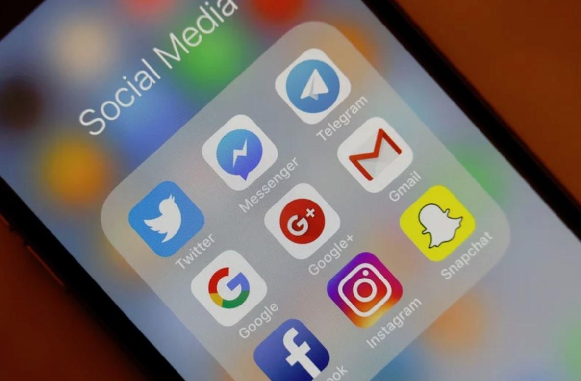 Tu nay, muon vao My phai cung cap Facebook, Instagram hinh anh