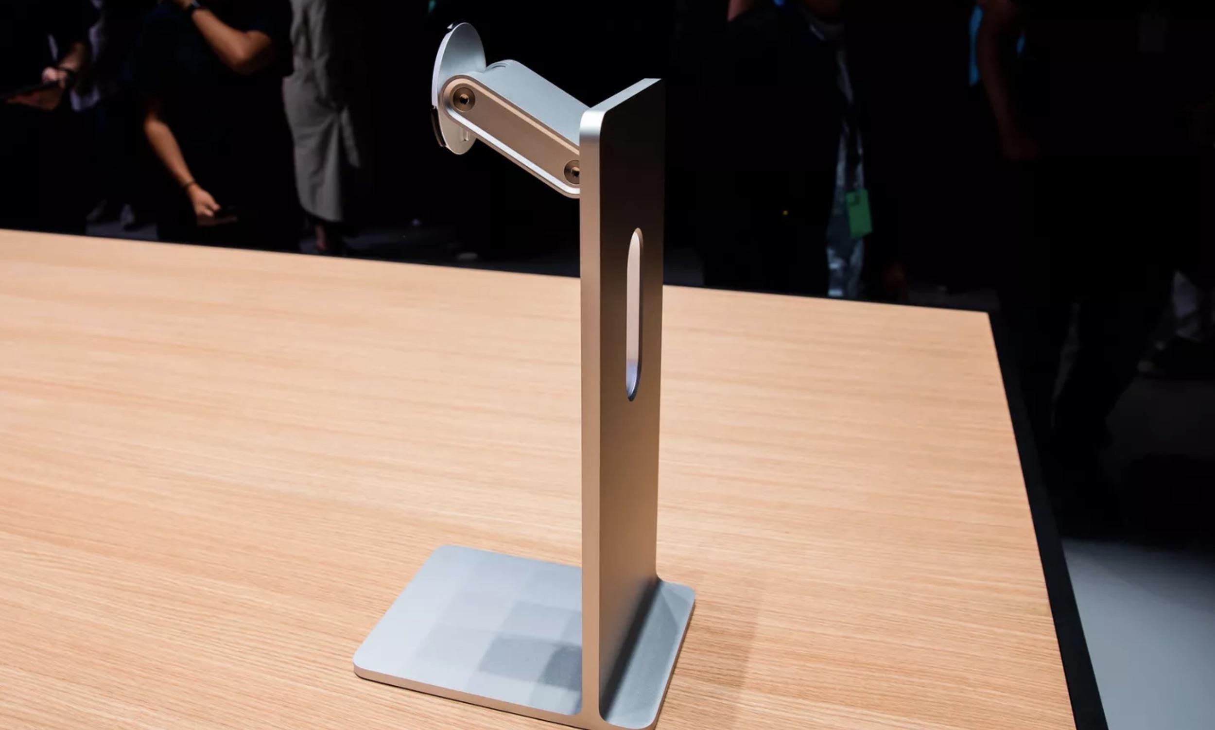 'Cu ban de man hinh gia 1.000 USD, Apple se som bi fan quay lung' hinh anh