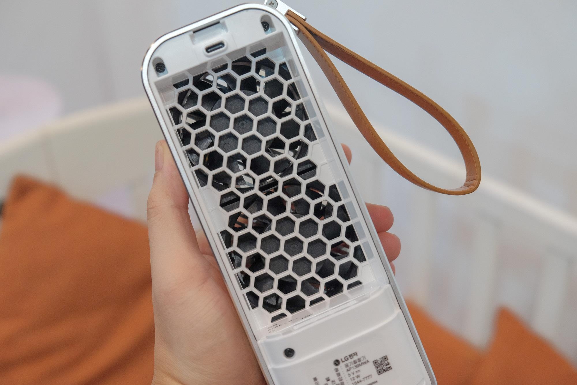 may loc khong khi gon trong long ban tay anh 5