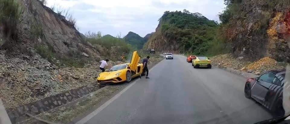 Car Passion 2019 - Lamborghini Aventador S gap su co,  van toi Moc Chau an toan anh 6