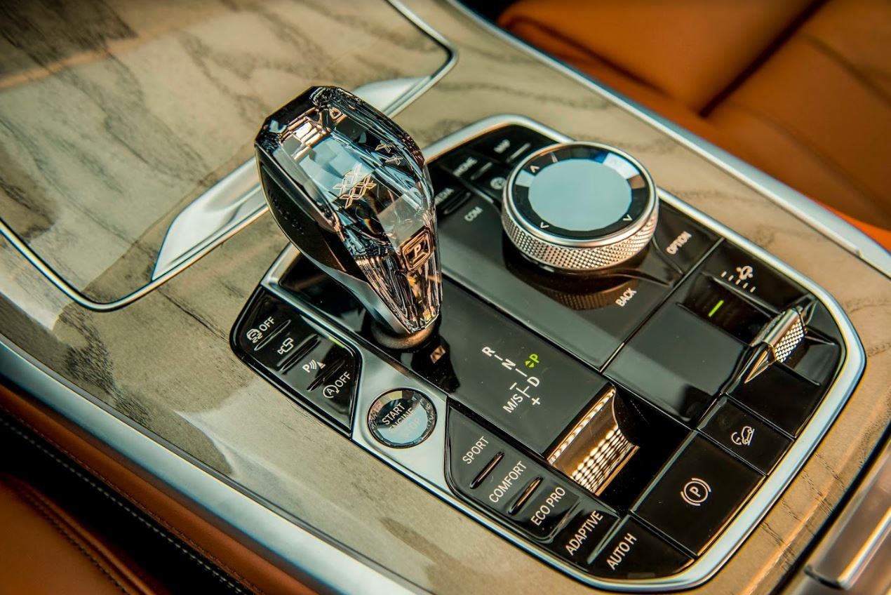 Chi tiet BMW X7,  SUV sang co lon gia 7, 5 ty dong anh 10