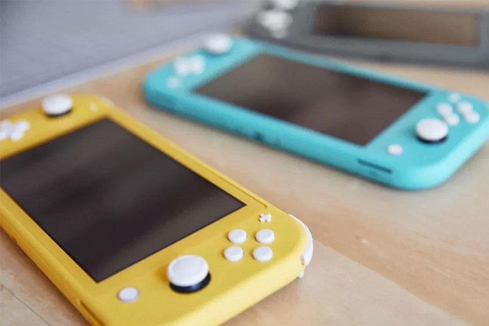 Nintendo Switch Lite va iPod Touch - may nao choi game 'suong' hon? hinh anh